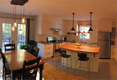 Projet de rénovation de cuisine, avec nos partenaires Aube intérieur designer, plancher chauffant Schluter, céramique Déco Floor Chambly, et ébénisterie Héritage. Travaux de rénovation de cuisine effectués à Carignan sur la rive-sud de Montréal.