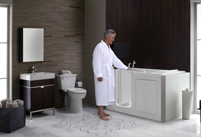 Baignoire à porte American Standard - Salle de bain rénovée avec intégration d'une baignoire à porte latérale intérieur gauche. Travaux de rénovation de salle de bain adaptée effectués à Sainte- Julie sur la rive-sud de Montréal.