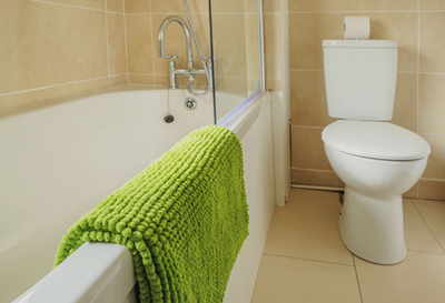 Rénovation de salle de bain existante projet 32 - Rénovation de salle de bain avec simplicité, efficacité et petit budget pour la famille active. Travaux de rénovation de salle de bain existante effectués à Boucherville sur la rive-sud de Montréal.